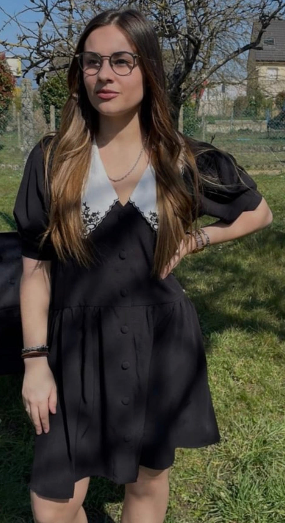 Robe noire col Claudine avec poches