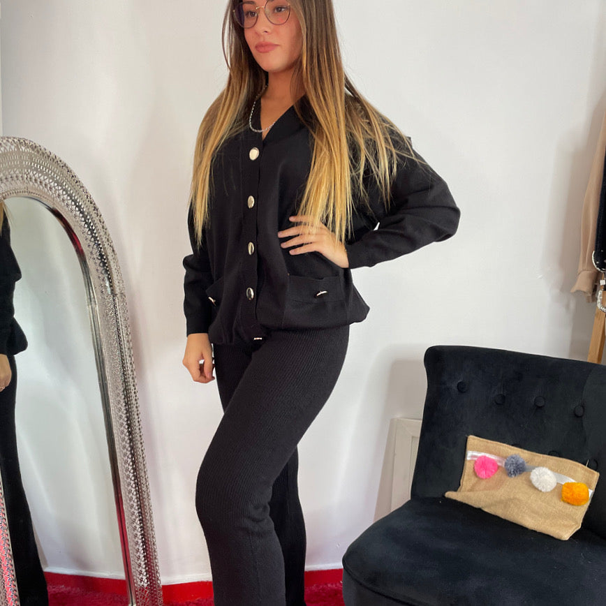 Ensemble en maille noire