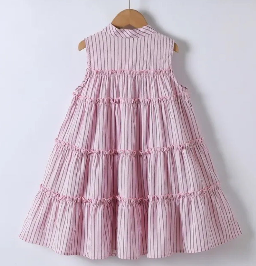 Robe à rayure fluide avec bouton cœur