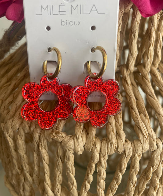 Boucle d’oreille fleur en résine