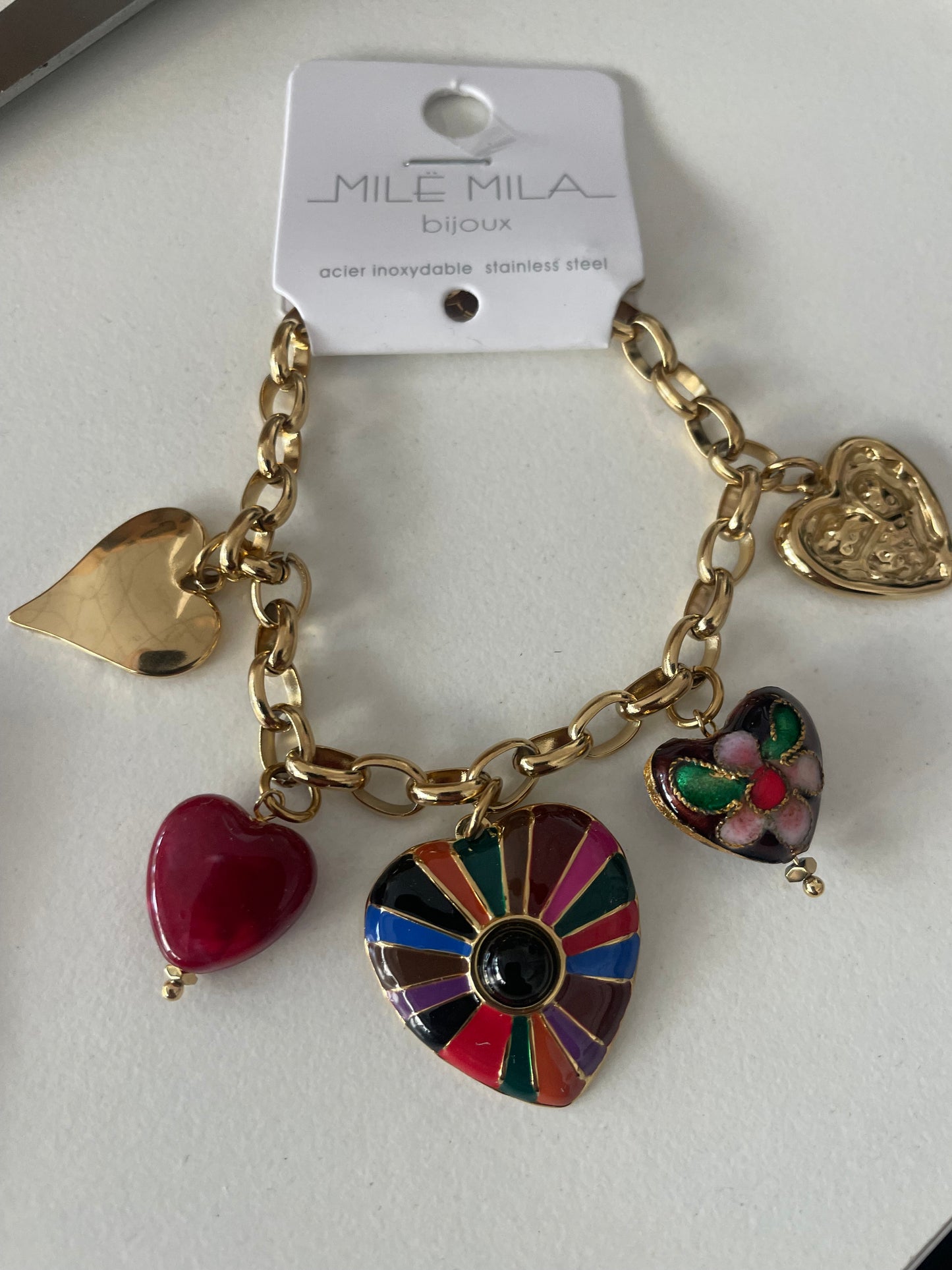 Bracelet à breloques cœurs multicolores