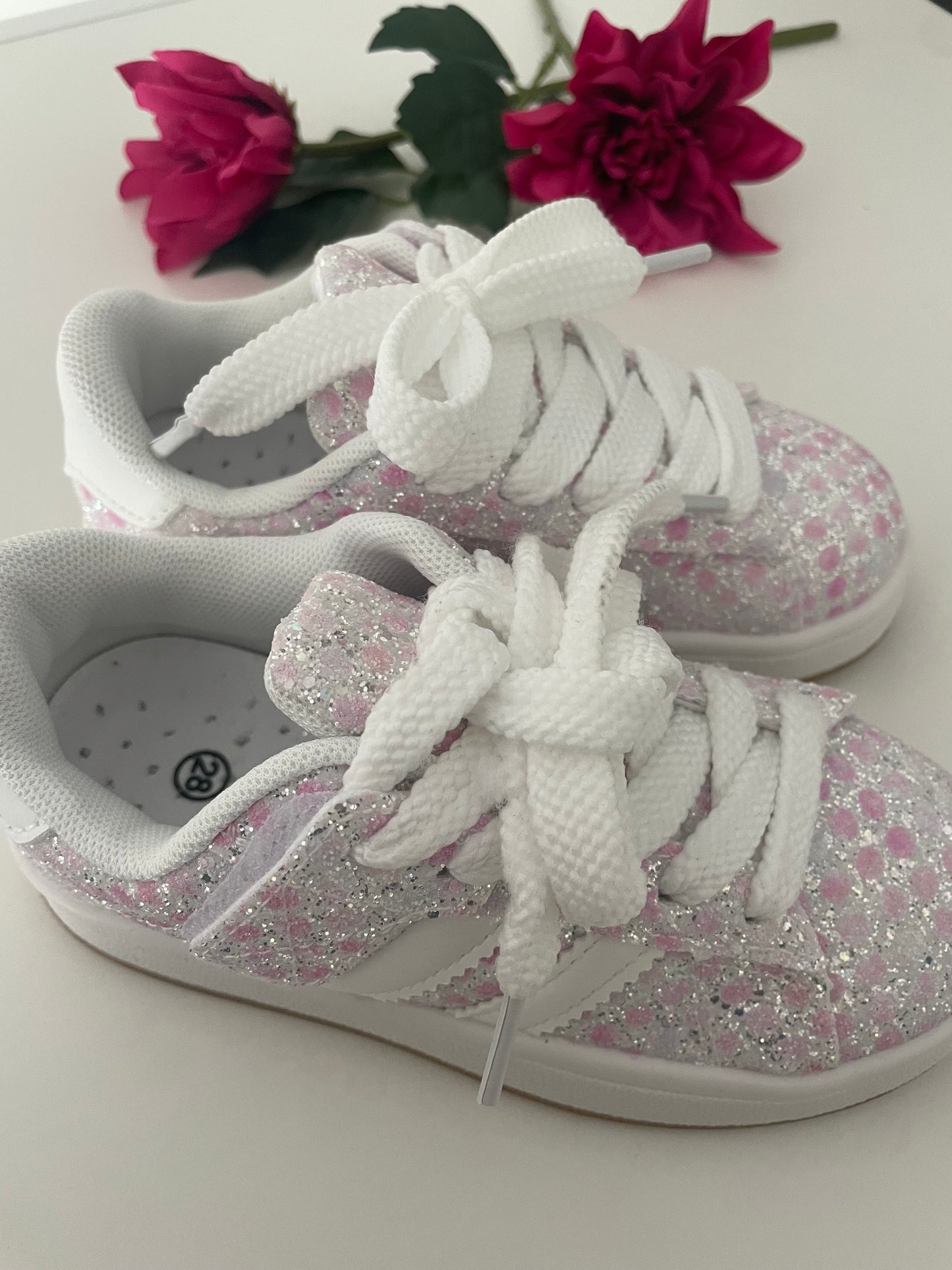 Basket à point rose brillante avec scratch