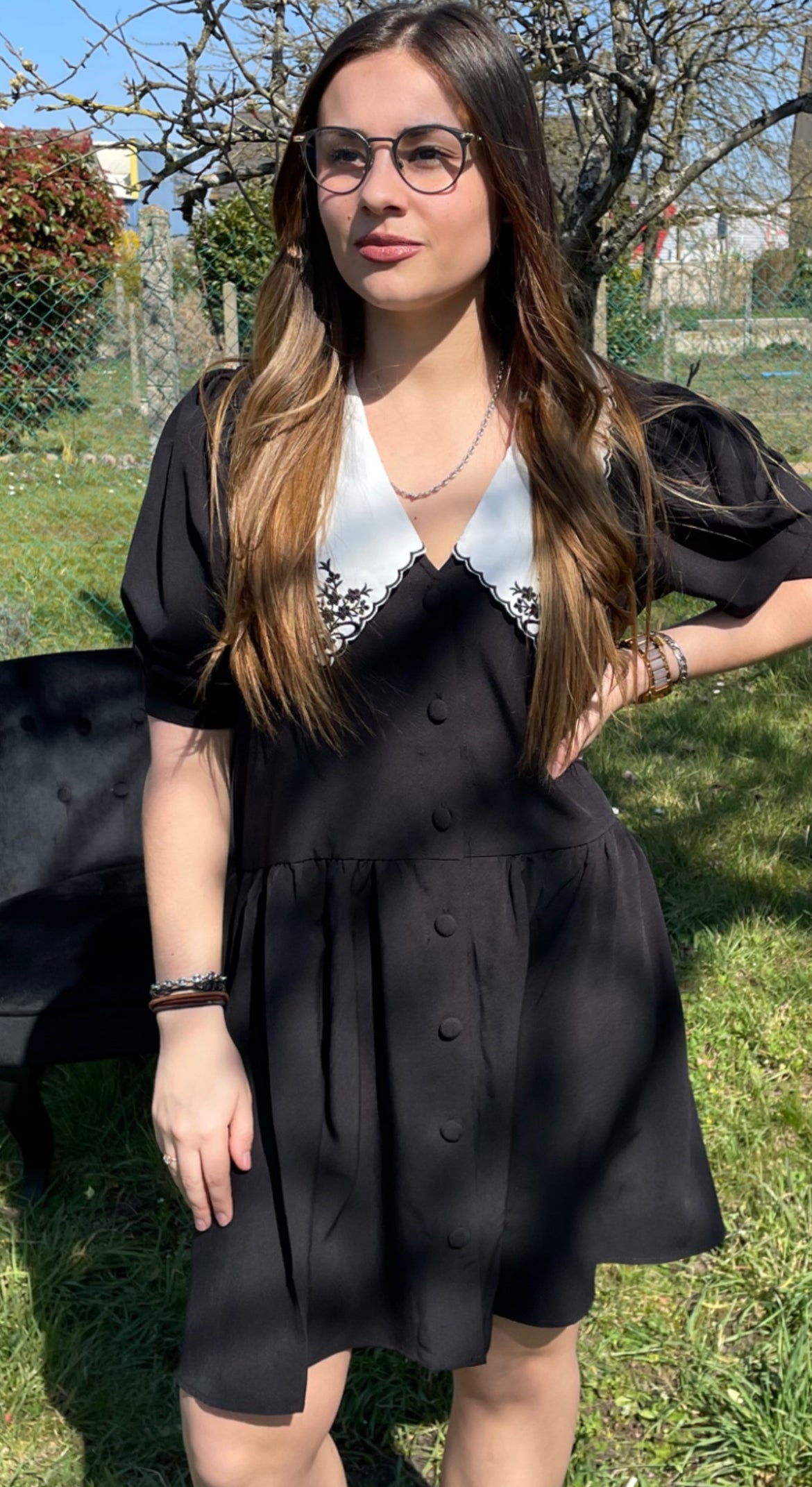 Robe noire col Claudine avec poches