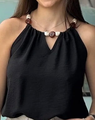 Top débardeur noir avec perles