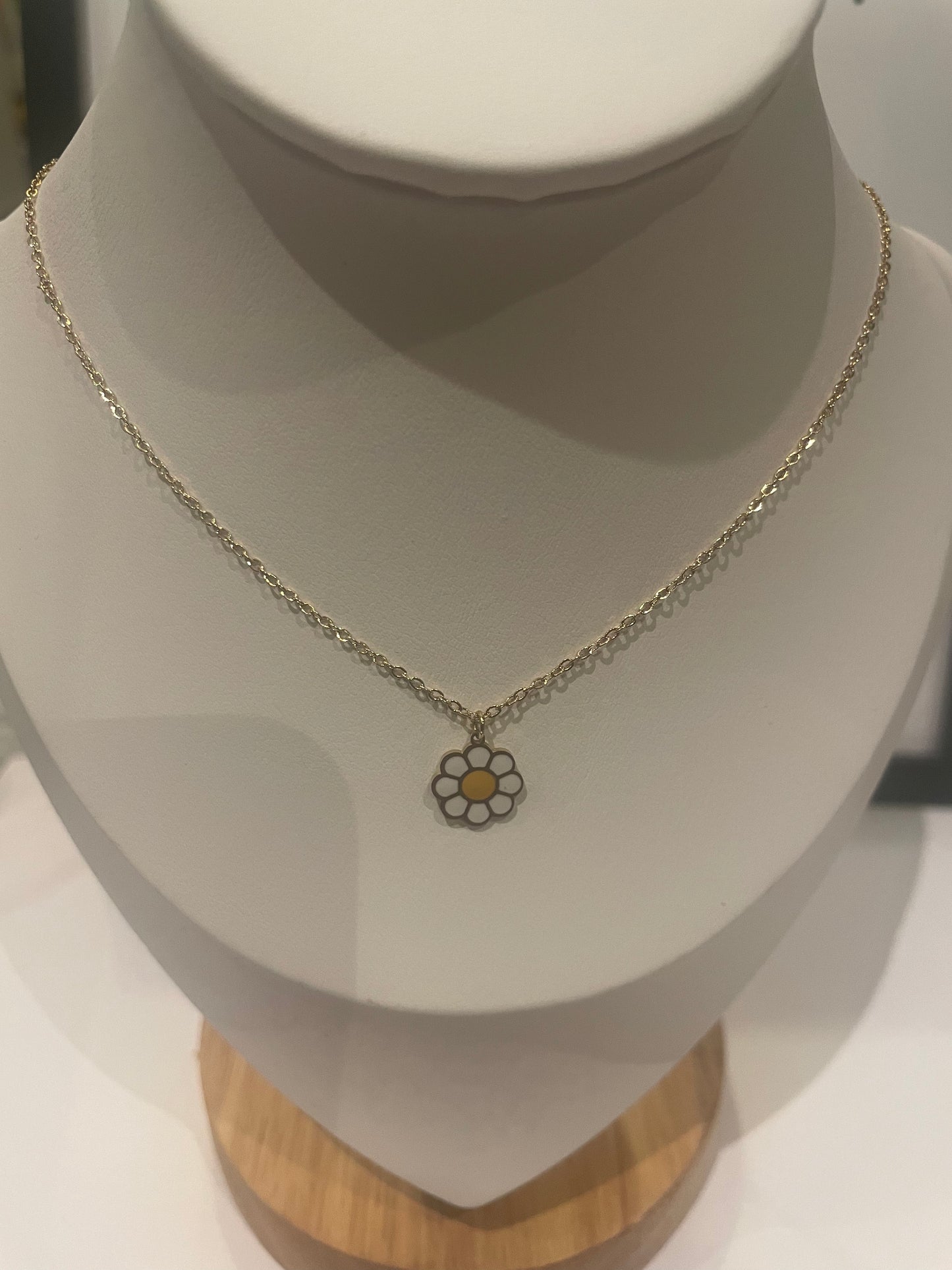 Collier enfant avec médaillon Little  Milë Mila