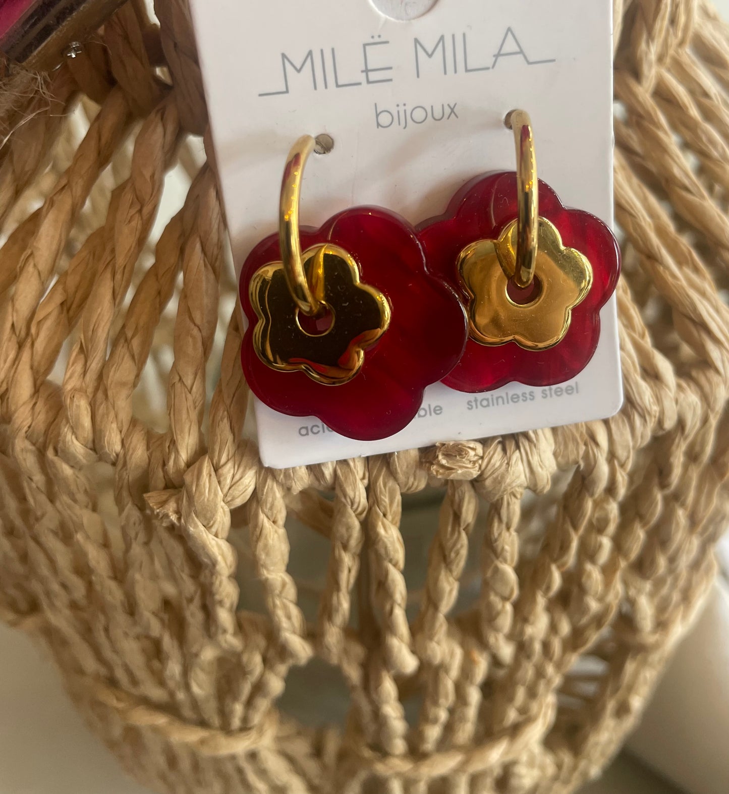 Boucle d’oreille fleur en résine