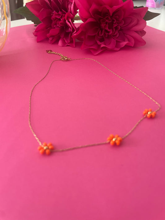 Collier fin avec fleurs orange