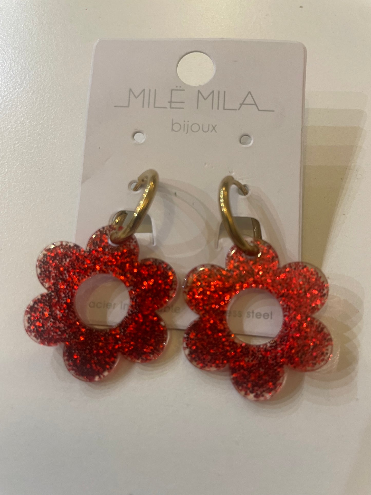 Boucle d’oreille fleur en résine