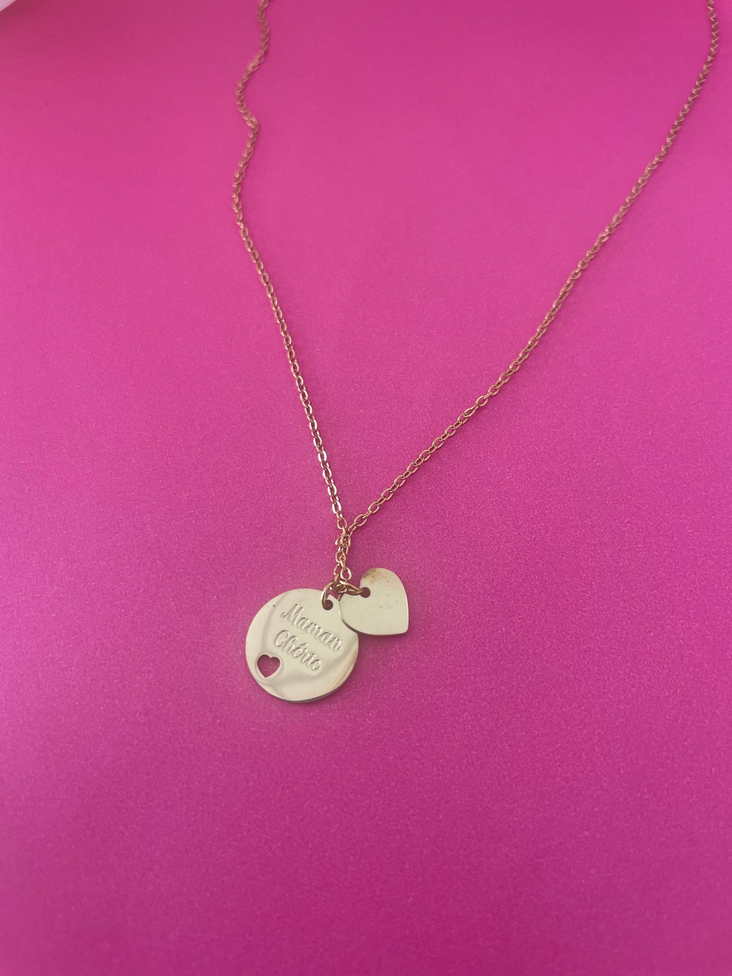 Collier médaillon « Maman Chérie » + petit cœur