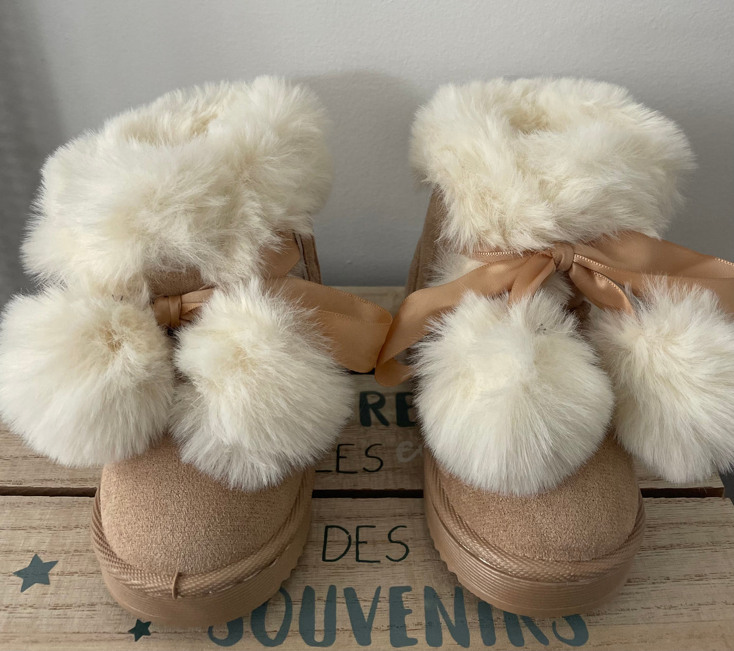 Bottines pompons beige