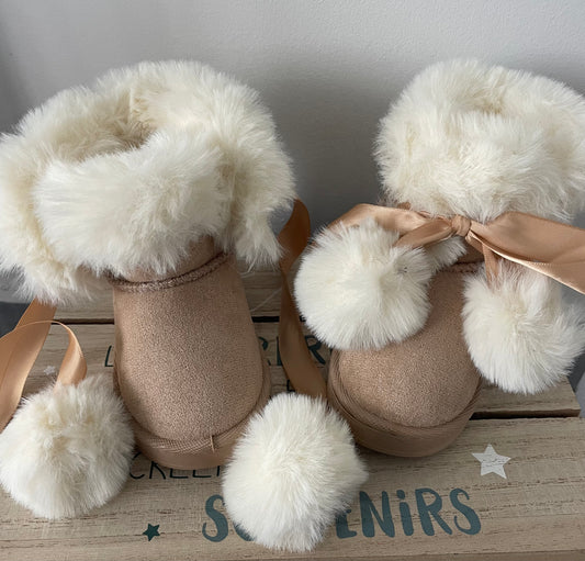 Bottines pompons beige