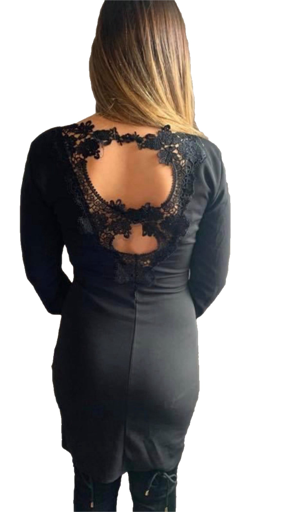 Robe noire avec dentelle ouvert dos