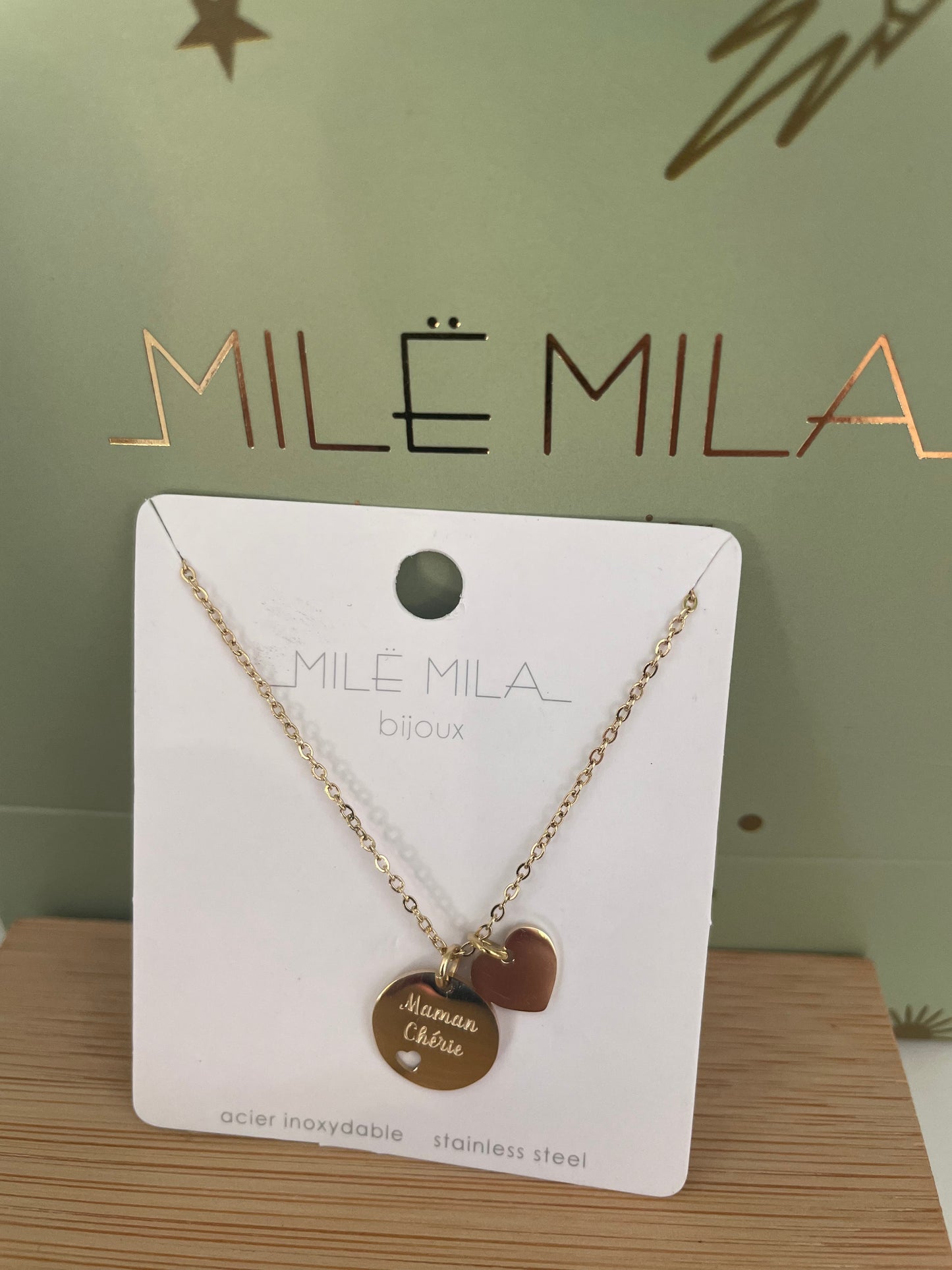 Collier médaillon « Maman Chérie » + petit cœur