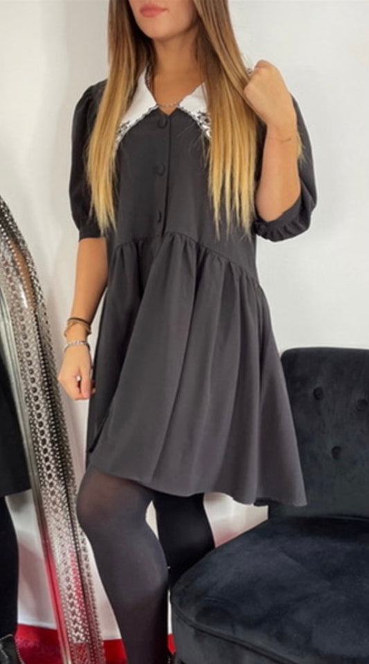 Robe noire col Claudine avec poches