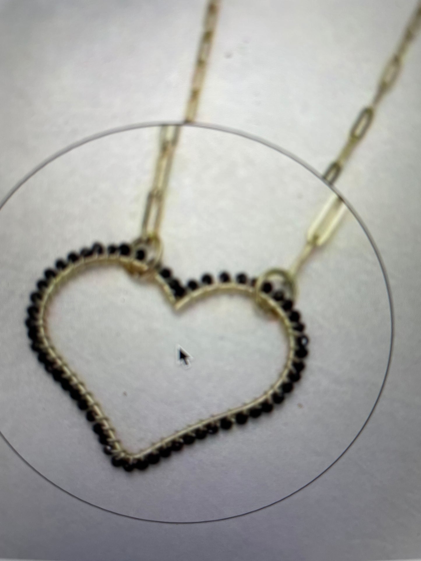 Collier coeur perles noires